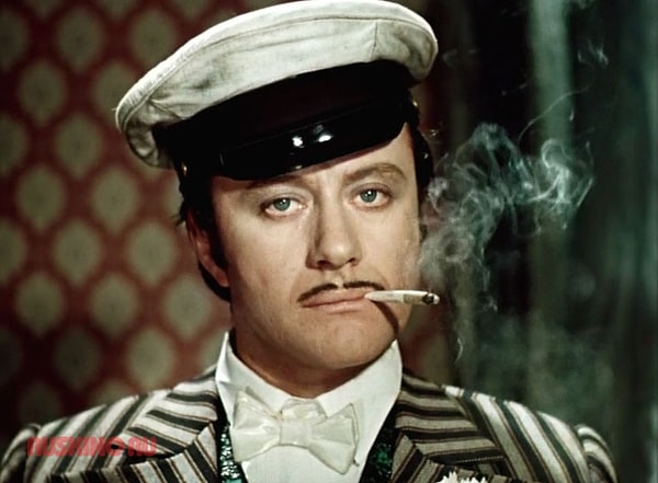 8. По бездорожью и разгильдяйству Остап Бендер предлагал ударить...