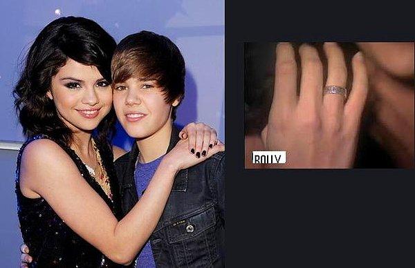 18. Selena Gomez, Nick Jonas'la ilişkisi boyunca masumiyeti simgeleyen ‘bekaret yüzüğünü’ parmağından çıkarmamıştı.