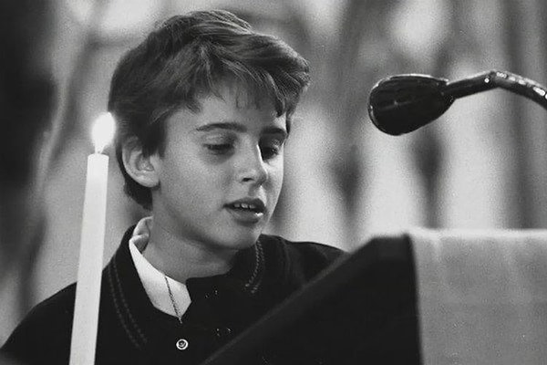 7. Нет, это не мальчик. Это действующий премьер-министр Великобритании Тереза Мэй