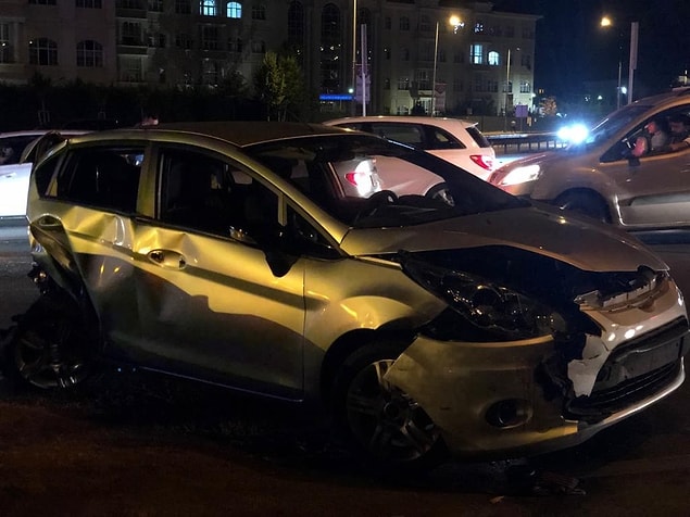 8 aracın birbirine girdiği kazada 7 kişi yaralandı. Şans eseri can kaybı yaşanmadı.