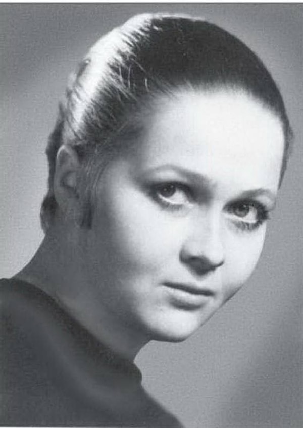 8. В каком из этих фильмов не снималась Наталья Гундарева?