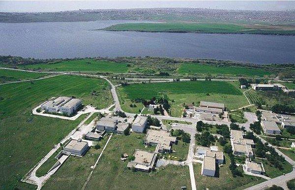 1996 - Türkiye'nin ilk nükleer reaktörü, Çekmece Nükleer Araştırma ve Eğitim Merkezi'nde yapılmaya başladı.