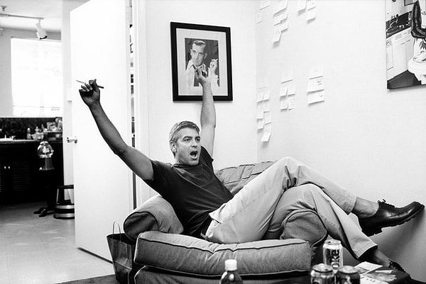 1. "Большинство людей упускают появившуюся возможность, потому что она бывает одета в комбинезон и с виду напоминает работу"