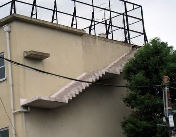 7. И лестница из ниоткуда в никуда