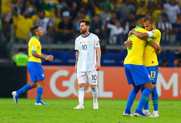 Arjantin'i 2-0 mağlup eden Brezilya, turnuvada finale yükselen ilk takım oldu.