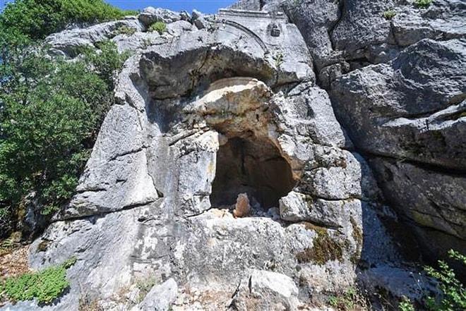 Kazdılar, Yıktılar, Çaldılar: Önlem Alınmazsa Defineciler Alanya'daki Antik Kenti Yok Edecek