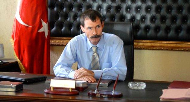 Filmde hatırlarsanız, Yazıcıoğlu'nu usta oyuncu Erdal Beşikçioğlu canlandırmıştı. Böylesine güçlü bir devlet adamını canlandırmanın da hakkını vermişti.