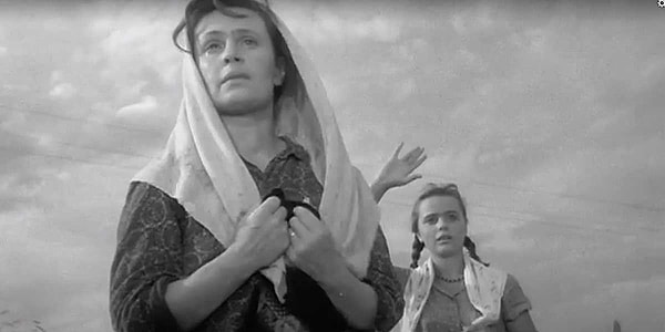 9. Кем служил на фронте главный герой фильма «Баллада о солдате» Алёша Скворцов?