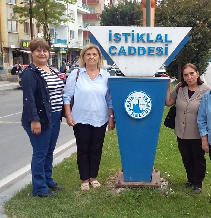 Sosyal Medyanın Gündemi: Sivas'taki İstiklal Caddesi'nin Adı 'Şehit Muhammed Mursi' Olarak Değiştiriliyor