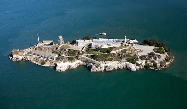 17. Тюрьма "Алькатрас" (США)