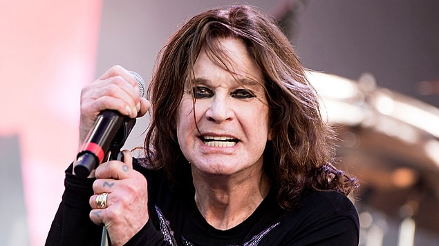4. Ozzy Osbourne: 70 yaşındaki müzisyen hala çılgın, marjinal ve biraz da psycho :)