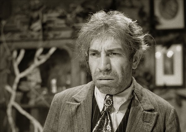 4. Как звали Шарикова из романа "Собачье сердце" Булгакова?