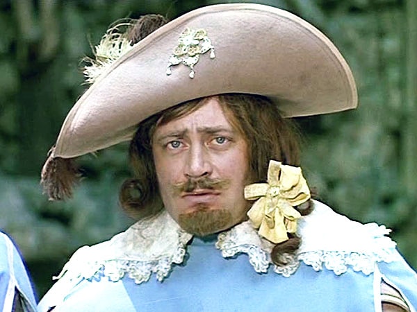 6. Как зовут Портоса - одного из мушкетеров Дюма?