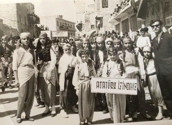 13. Cumhuriyet Meydanı'nda 23 Nisan töreninden, Mardin, 1965.