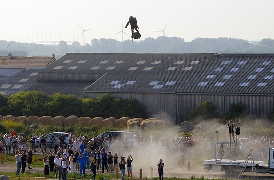Fransız Mucit Franky Zapata'nın 'Flyboard Air ile Manş Denizi'ni Geçme Denemesi Başarısız Oldu