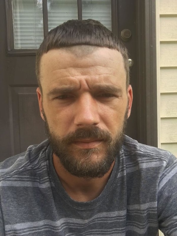 16. Ох и повезло же ему с парикмахером.