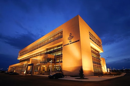 AYM'den  'Barış Bildirisi'ne İmza Atan Akademisyenler Hakkında Karar: 'Hak İhlali'