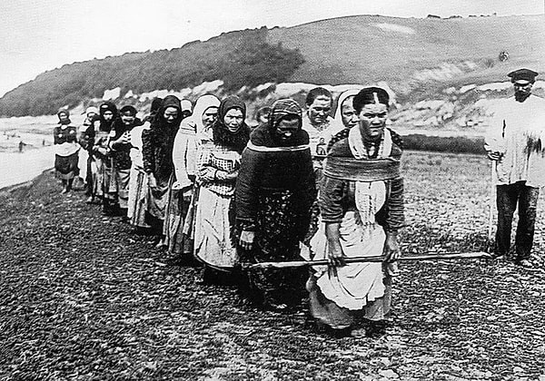 8. Какая страна в 1761 году отменила рабство?