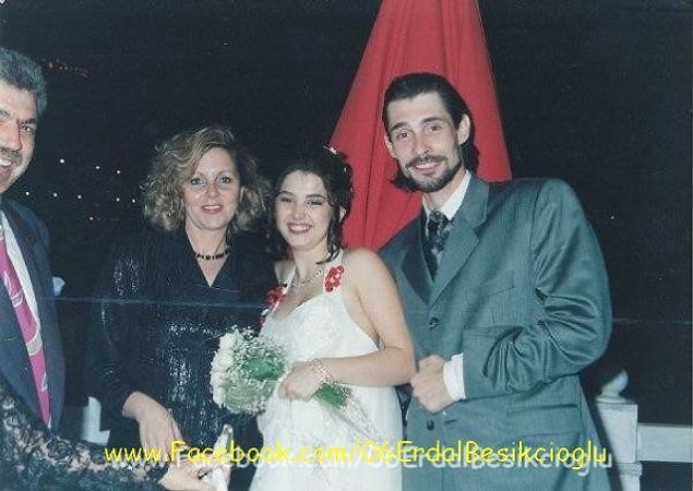 Biz her ne kadar senaryoda onları çok beğensek de gerçek hayatta durum elbette farklı. Erdal Beşikçioğlu, 1991 yılından beri meslektaşı Elvin Beşikçioğlu ile evli