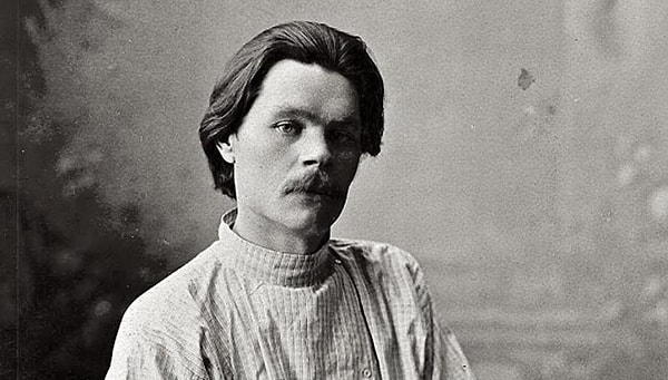 2. "Если собака кусает человека, это не новость. Новость — если человек кусает собаку". Принадлежат ли эти слова Максиму Горькому?