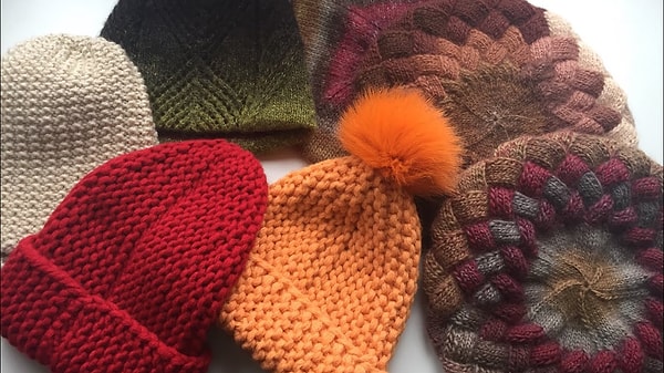 1. Что есть у некоторых шапок?