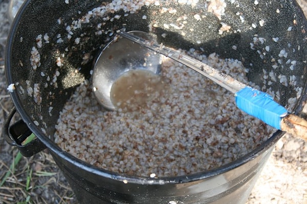 4. Именем какой каши в 80-е годы называли подметки модной тогда обуви?