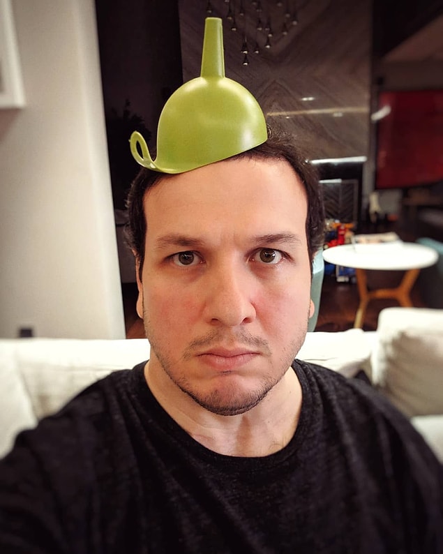 Ama belki de en büyük tepkiyi Şahan Gökbakar gösterdi.