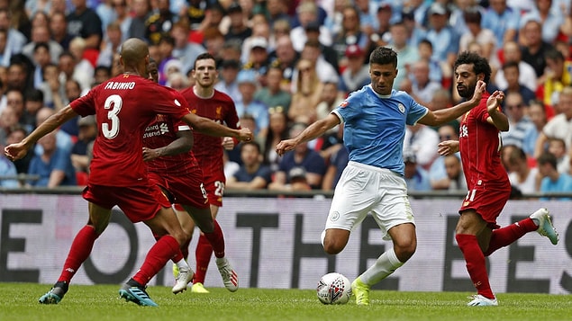 Community Shield mücadelesinde Manchester City ile Liverpool, Wembley Stadı'nda karşılaştı.