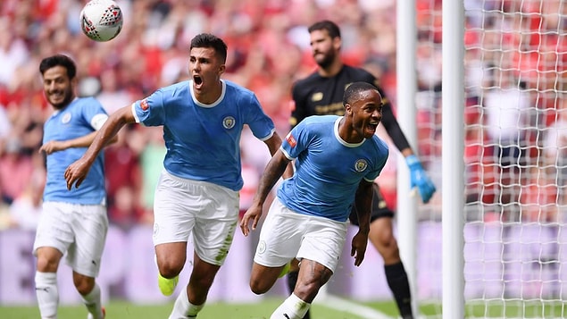 Maçın ilk golü 12. dakikada Sterling'le Manchester City'den gelirken,