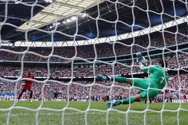 Normal süresi 1-1 biten maçta kurallar gereği doğrudan seri penaltı atışlarına geçildi. Liverpool'da Wijnaldum penaltı kaçırırken,