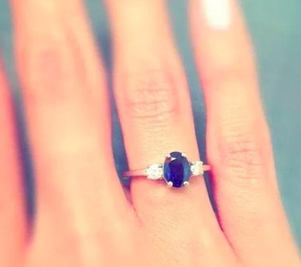 Sen tek taşla evlilik teklifi alacaksın çünkü mavi taşı ruhun gibi farklı ve özel!