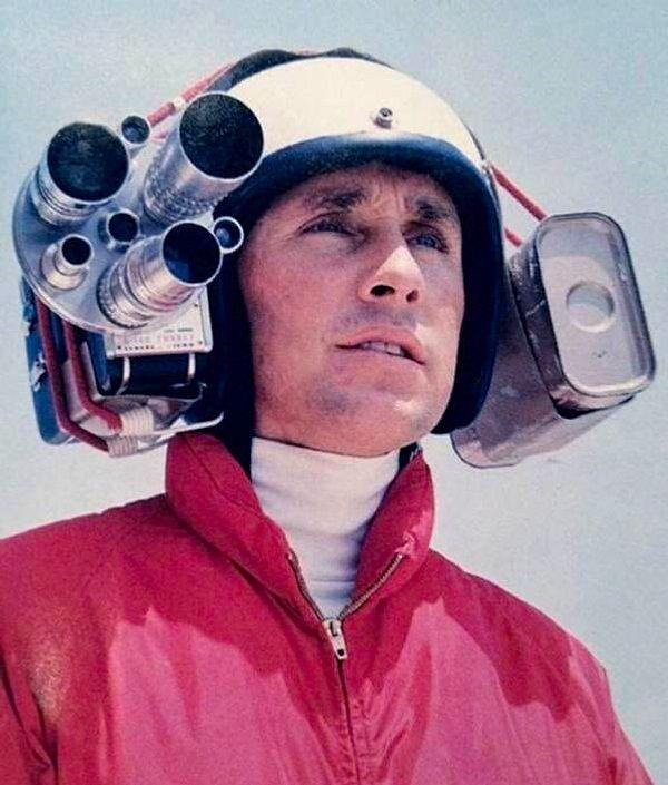 3. İlk kameralı kasklardan. Kaskı giyen ise Formula 1 pilotu Jackie Stewart.
