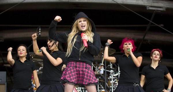 9. Bir zamanların hırçın ama bir o kadar tatlı kızı Avril Lavigne de 14 Temmuz 2007'de İstanbul'da konser vermiştir.