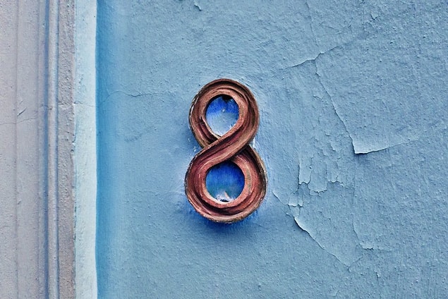 17. Octofobi: 8 sayısından korkmak.