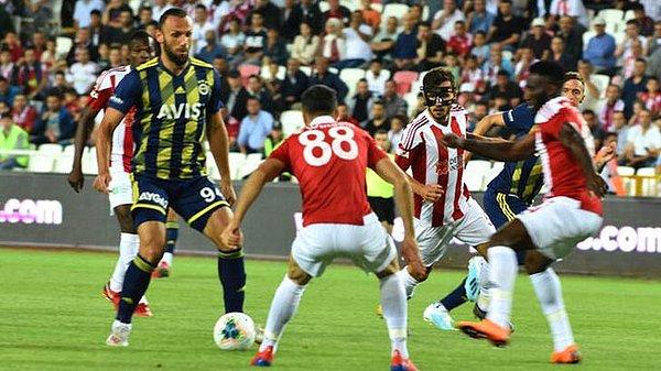 Süper Lig'n başlamasına 1 hafta kala Fenerbahçe, 21. Cumhuriyet Kupası maçında deplasmanda Sivasspor ile karşılaştı.