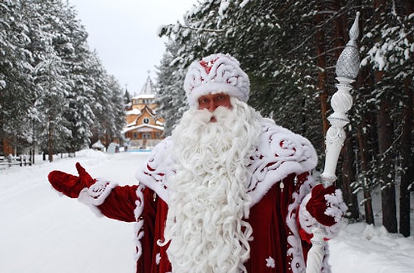 6. Когда отмечается «официальный» день рождения Деда Мороза в России?