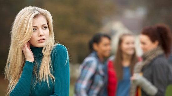 Тест: О чем говорят люди у вас за спиной?