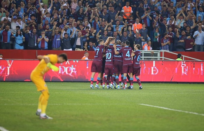 Fırtına, Avrupa'da da Esiyor! Trabzonspor, Sparta Prag'ı Eleyerek UEFA Avrupa Ligi'nde Yoluna Devam Etti