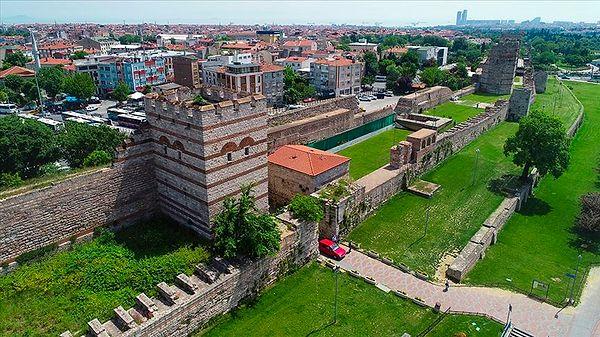 1719 İstanbul depremi: Mihrimah Sultan Camisi ve İstanbul Surları hasar aldı
