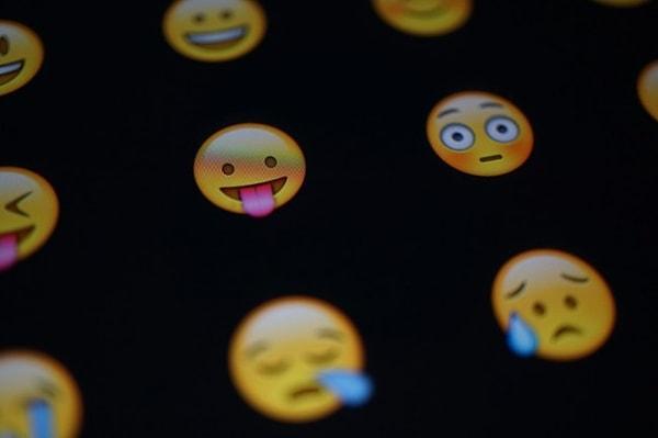 Akıllarda tek bir soru var: Peki gönüllere giden yolda hangi emoji daha etkili?