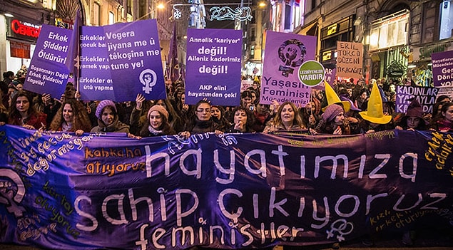 Ev içi şiddetin (örneğin eski veya mevcut eşler, evlilik dışı partnerler, birlikte ikamet edilen aile fertleri, akrabalar veya birlikte ikamet edilen başkaları tarafından yöneltilen şiddetin) ve kadınlara yönelik her türlü şiddetin önlenmesi ve bunlarla mücadeleye ilişkin standartlar öngörüyor.