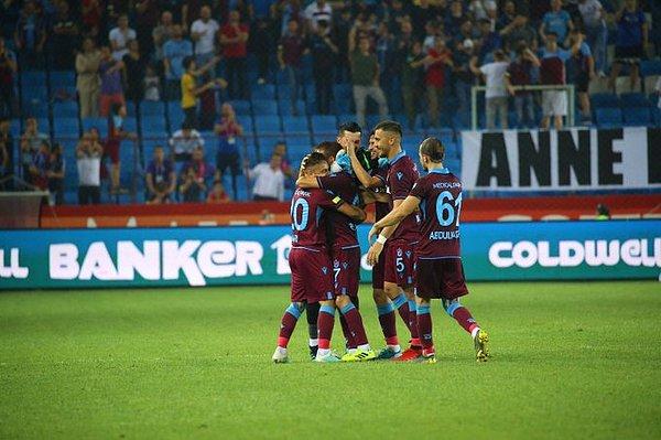 Bu sonuçla Trabzonspor 4 puana yükselirken, Yeni Malatyaspor 3 puanda kaldı.