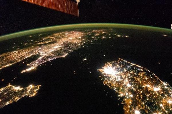 1998 - Kuzey Kore ilk uydusunu fırlattı.