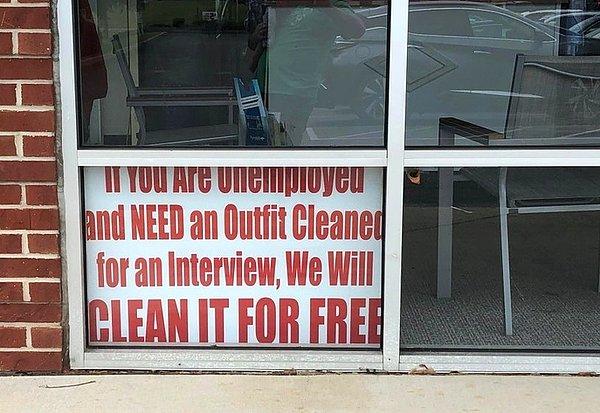 17. Bu kuru temizleme dükkanı işsizlerin iş bulmalarına yardımcı oluyor.