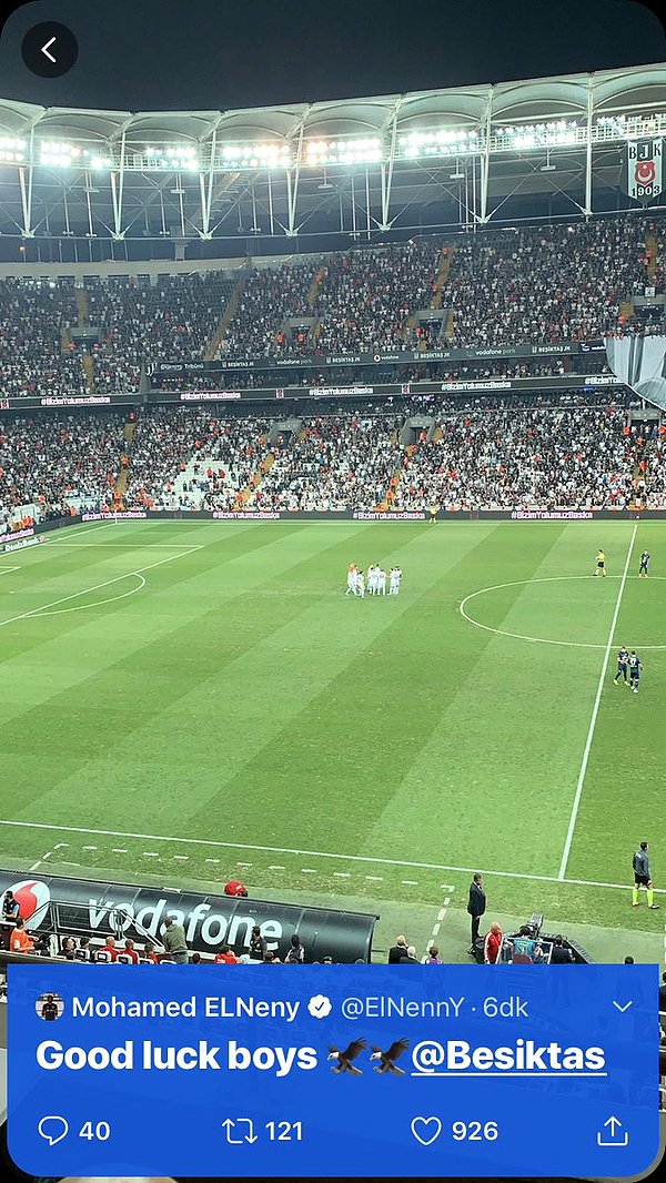 Beşiktaş'ın yeni transferi Mohamed Elneny de maçı izleyenler arasındaydı.