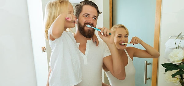 6. Yemekten hemen sonra dişleri fırçalamak