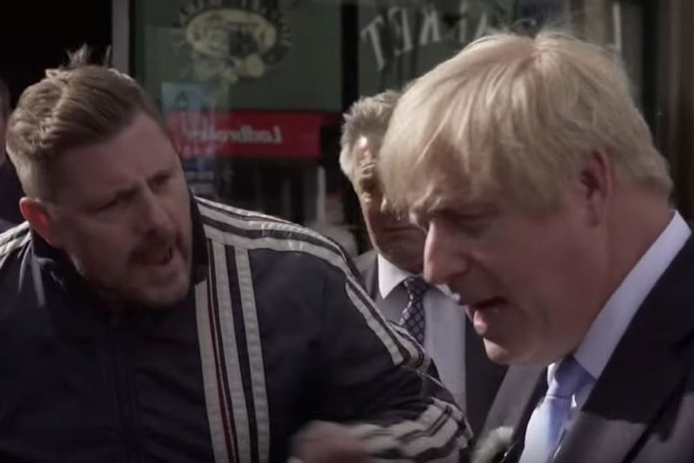 Vatandaşın İngiliz Başbakan Johnson'a Yönelik Protestosu Sosyal Medyanın Gündeminde