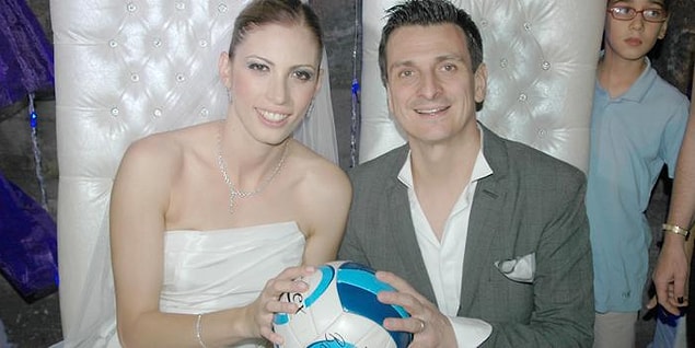 Giovanni Guidetti, Türkiye’de yalnızca başarılı bir kariyer değil, mutlu bir aile de inşa etti. 2008 yılında Vakıfbank’a gelen tecrübeli antrenör, o dönem takımında boy gösteren Bahar Toksoy’a aşık oldu.