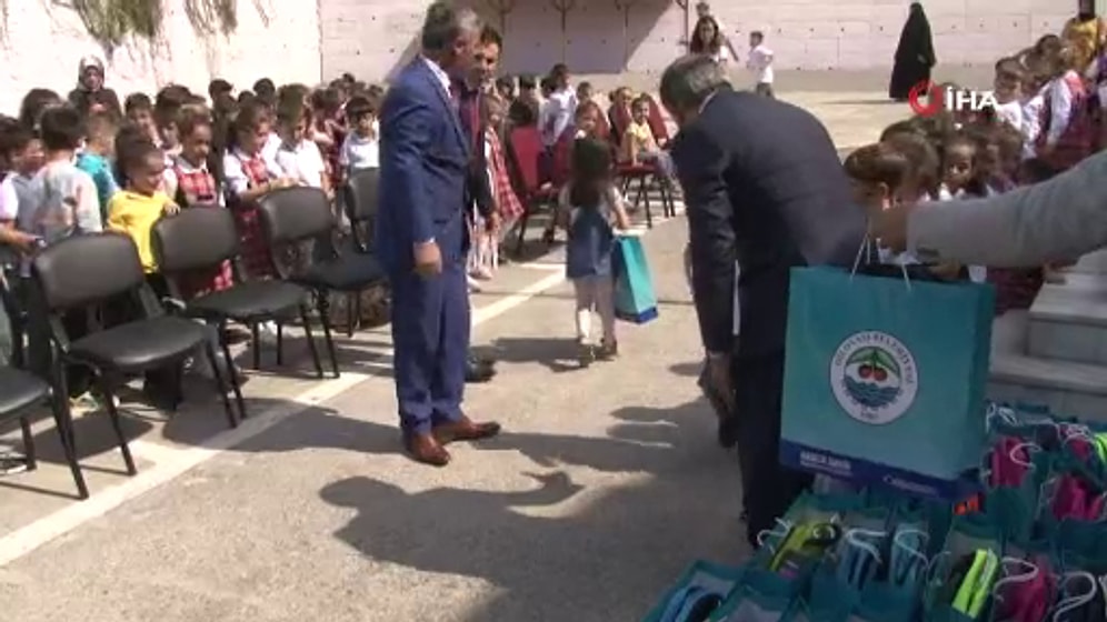 AKP'li Belediye Başkanından Örnek Davranış: Makam Aracını Satarak 12 Bin Öğrencinin Yüzünü Güldürdü