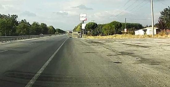 Köpeğe Çarpmamak İçin Manevra Yapan Aracın Takla Attığı Korkunç Anlar!